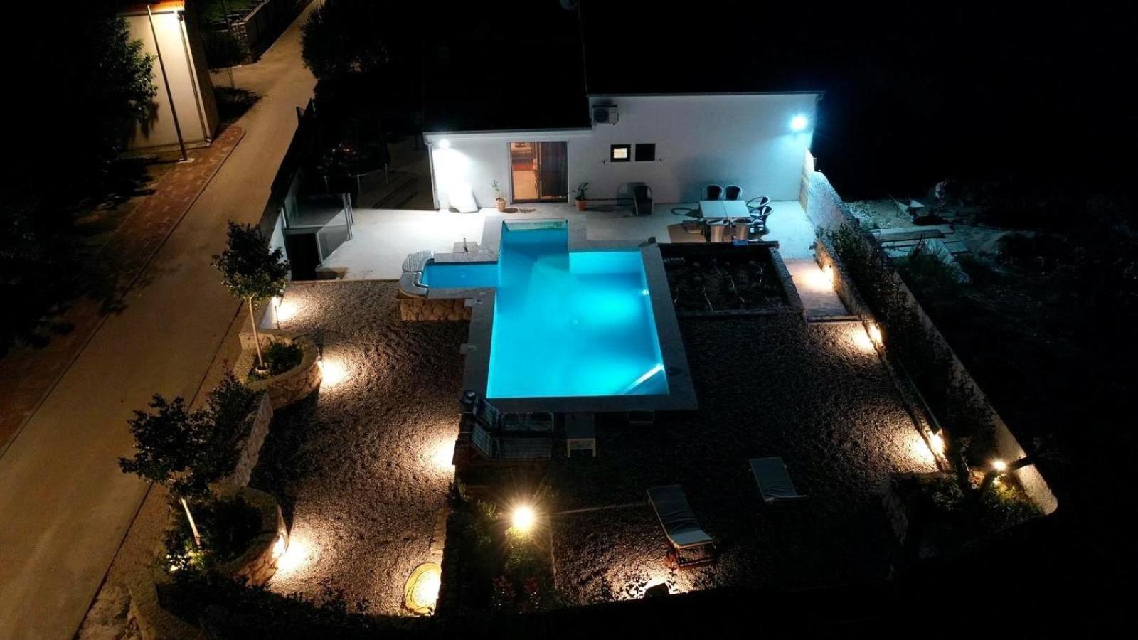 Vacation House Lavanda New! Heated Pool Zadvarje 외부 사진